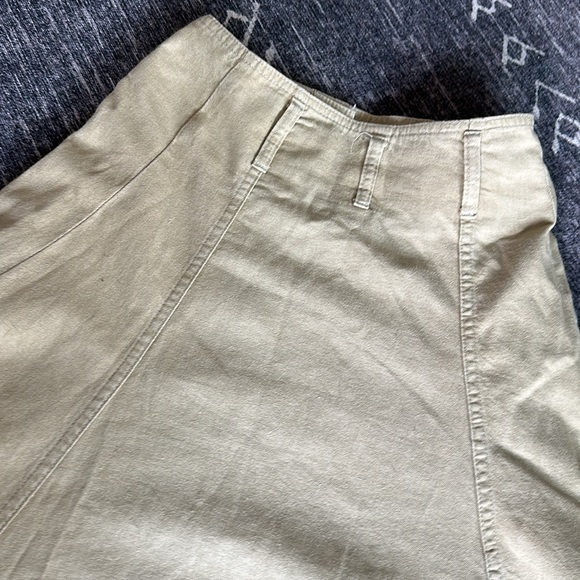 Vintage made in Canada, Cream brand full skirt. - Picture 7 of 8